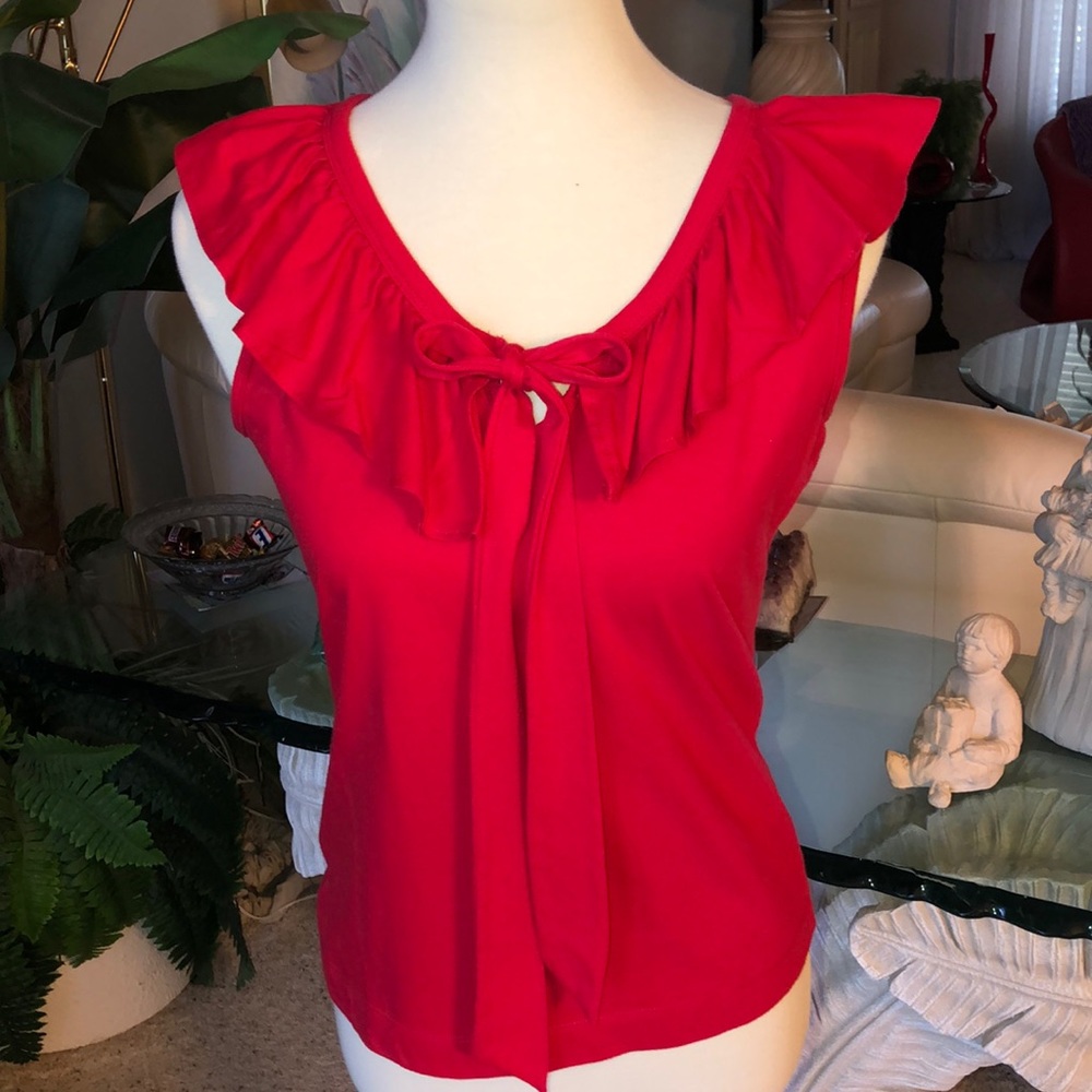 SZ S RED SLEEVELESS TOP WITH RUFFLED COLLAR LIKE NEW